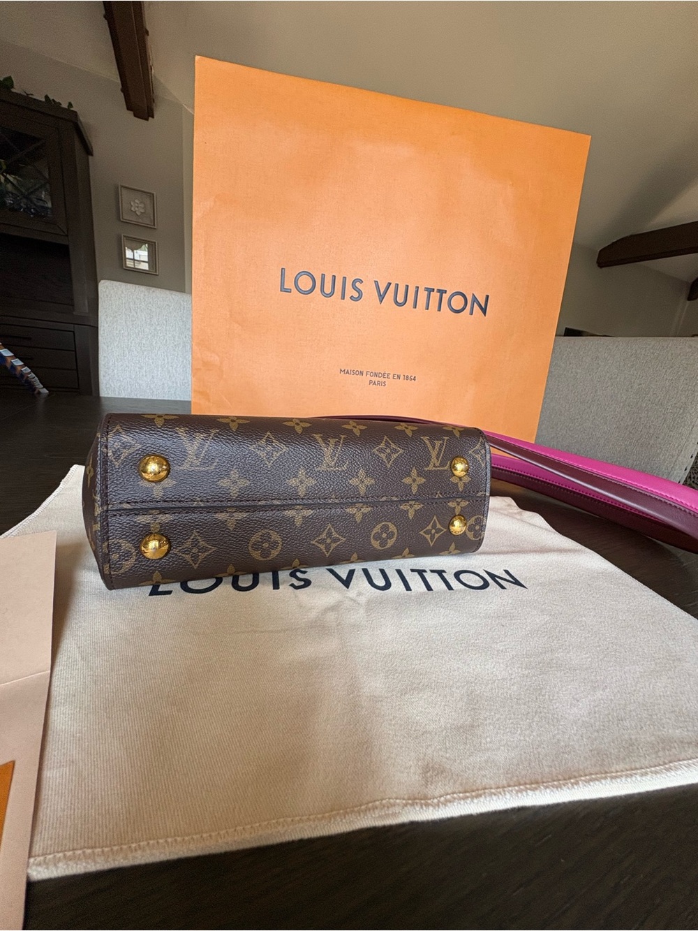 Louis Vuitton Monogram Cluny BB Bag with Pink Strap like new! - Picture 4 of 11